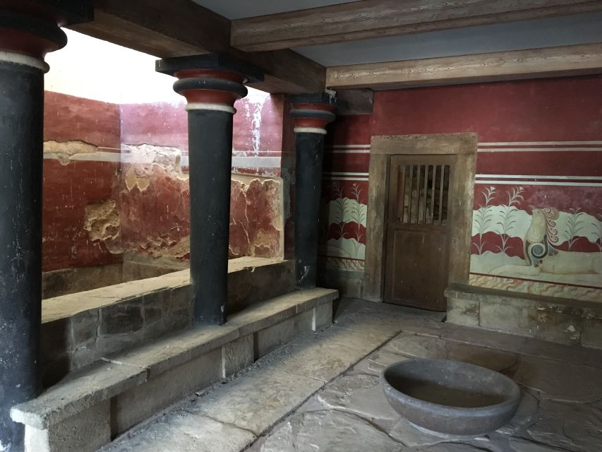 Palace of Knossos Small Group Tour - The small-group format and headsets
