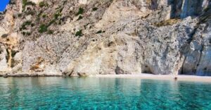 Paleokastritsa: Kasteli, Blue Caves, & Limni Beach Boat Trip - Getting To Alipa Port and What “On Time” Really Means