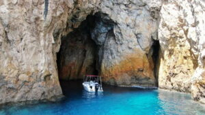 Paleokastritsa: Paradise, Yali Beach & Blue Caves Boat Tour - Sea Caves Near Paleokastritsa: The best part is seeing them up close