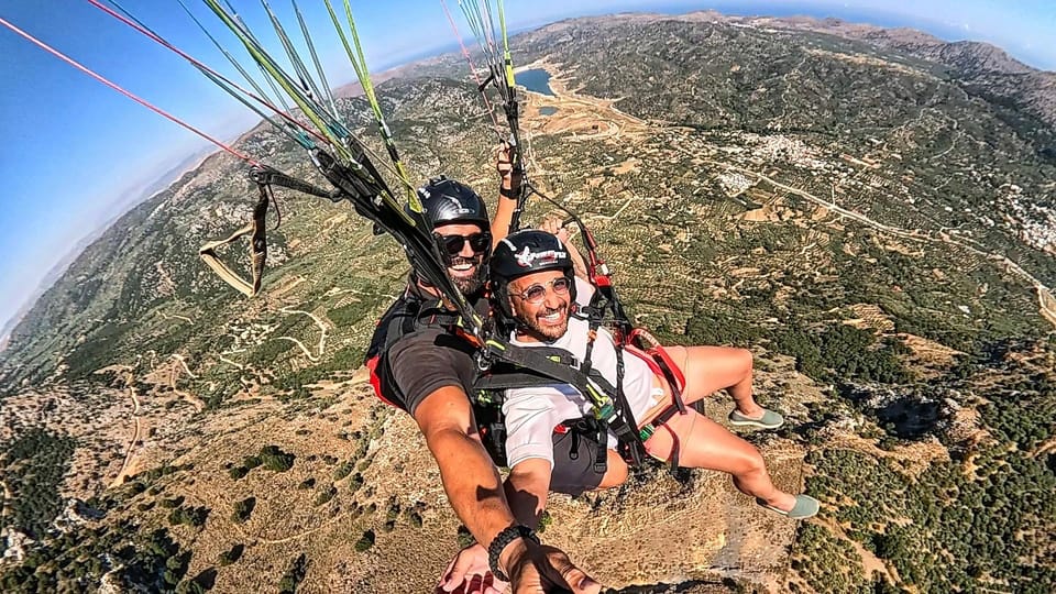Paragliding in Chania - Who will enjoy this most