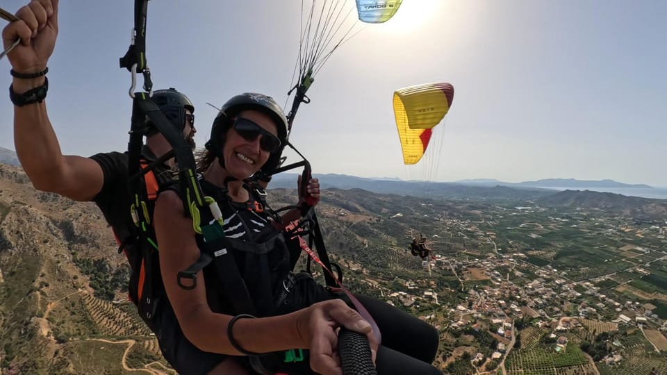 Paragliding in Chania - Getting airborne in the two-seat trike