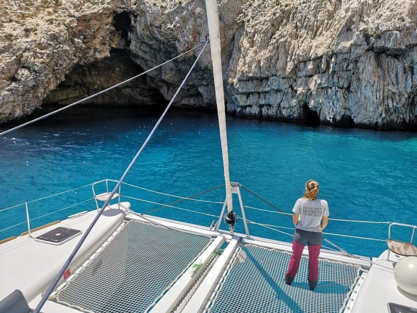 Paros: Catamaran Cruise with Swimming, Meal and Drinks - How the 9-hour rhythm works (pickup to golden-hour return)