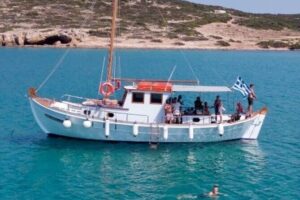 Paros Half Day Boat Tour from Naoussa port and Bay . - On board with Captain Thanos and the Anna Maria crew