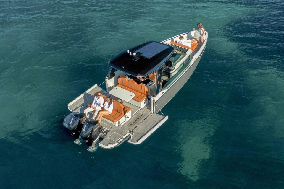 Paros: Private Paros and Antiparos Luxury Speedboat Tour - Blue Lagoon: your first long swim stop