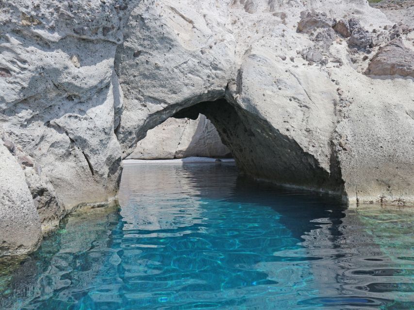 Paros: Private Paros and Antiparos Luxury Speedboat Tour - Faneromeni Beach and the value of a quiet cove