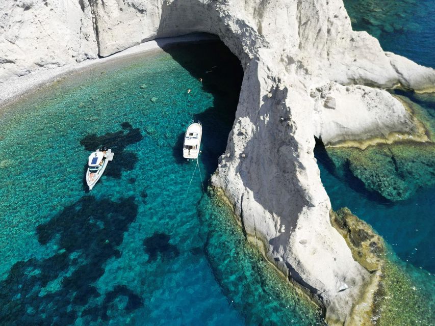 Paros: Private Paros and Antiparos Luxury Speedboat Tour - What the speed and comfort mean on the water