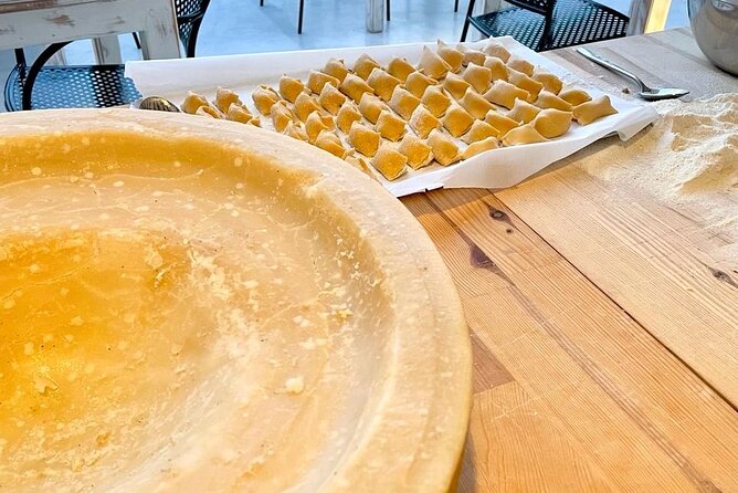 Pasta making class with Italian food degustation at Villas - Making pasta with Chef Daniele in Paros