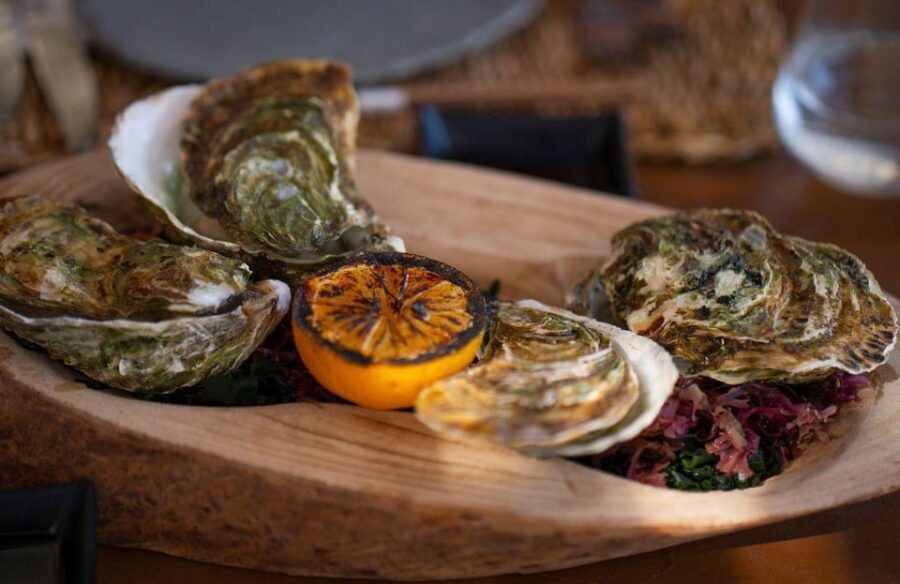 Perivolos: Beach Experience at Wet Stories - The 8:00 PM dinner option: a reason to stay later