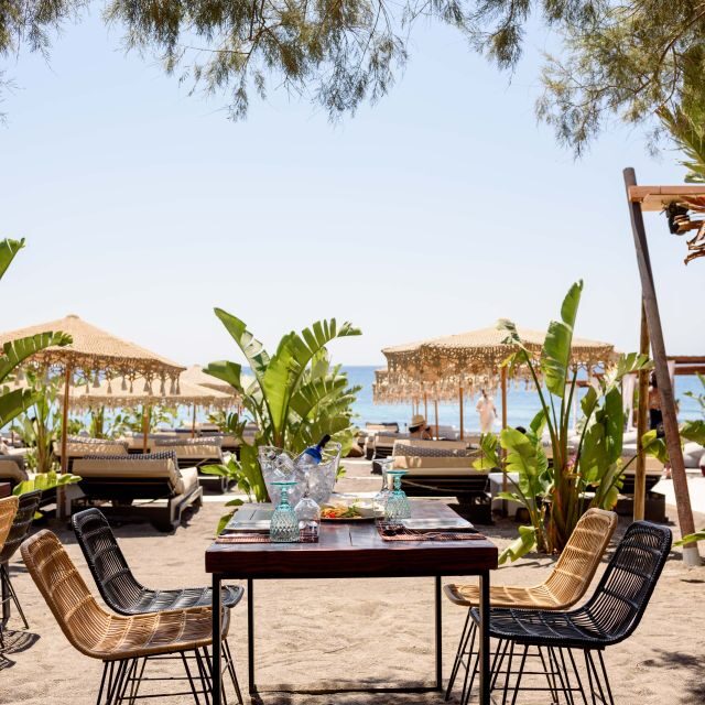 Perivolos Beach: Sun-Bed Experience FortyOne Bar Restaurant - A Realistic Timeline for Your Day (No Rush, Still Organized)