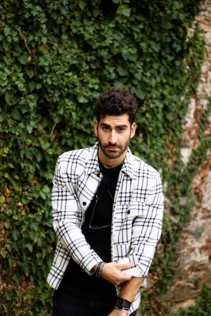 Photo shooting in Thessaloniki - Meeting Nikos and getting comfortable fast