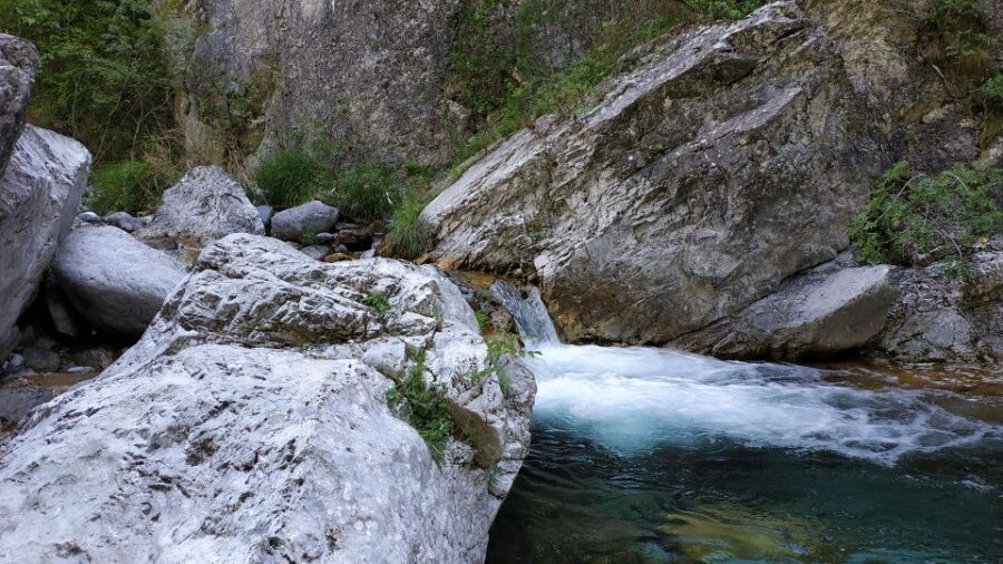 Pieria: Guided Hiking Tour in Enipeas Gorge of Mount Olympus - Small-group guiding: English vs Greek and group energy