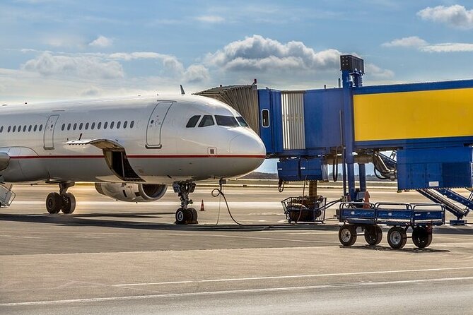 Piraeus Port/Hotels to Athens Airport Private Transfer-Meet&Greet - Leaving Piraeus with a driver already in place