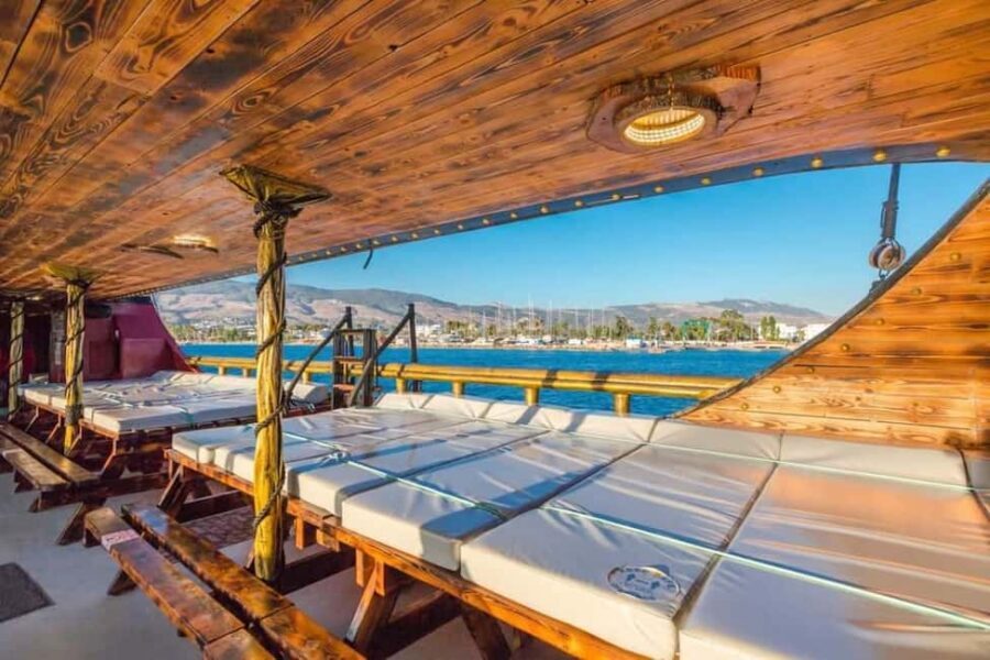 Pirate Cruise from Kos to Kalymnos, Pserimos, Plati & BBQ - Ship setup and the sun-shade reality check