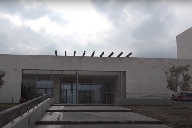 Polycentric Museum & Aigai Royal Graves E-ticket with Audio Guide - Stop one: the Polycentric Museum of Aigai