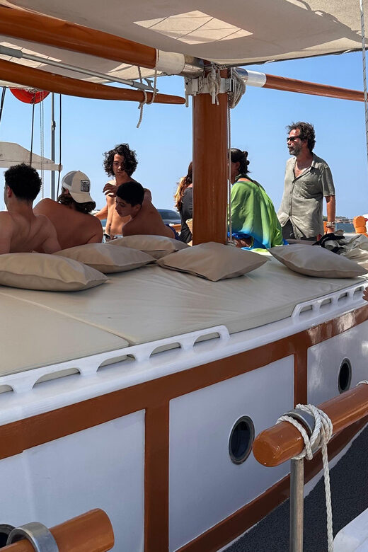 Pounta: Paros & Antiparos Cruise, Swimming & Seafood Lunch - Practical tips: ladders, wind changes, and packing smart