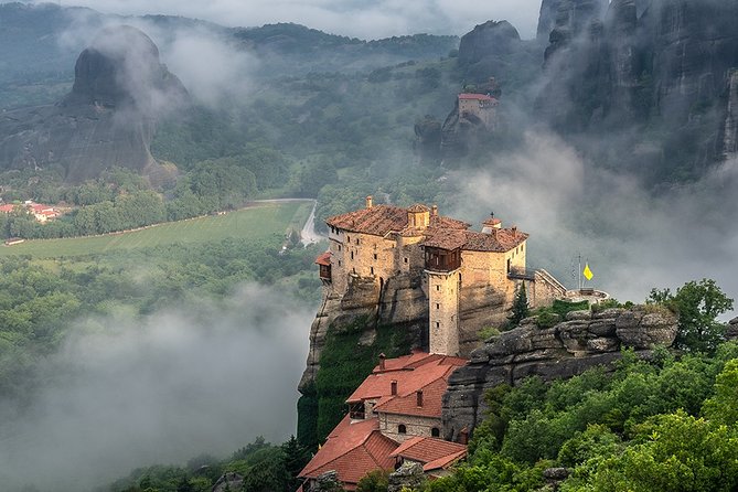 Private 2 day Meteora Photo Tour from Athens by train - Arriving by train from Athens