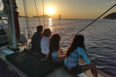 Private 2 Hours Sunset Cruise To Klima - Leaving Adamas at 6:15 pm