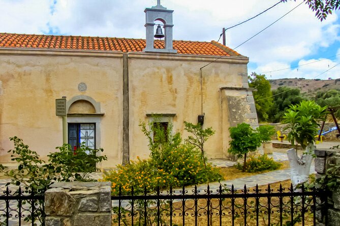 Private 6.5h shore tour to Eastern Crete from Heraklion - The long roads and what they mean for your day