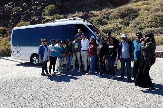 Private 8h tour on Santorini - Perissa Black Sand Beach: swimming and real meal breaks