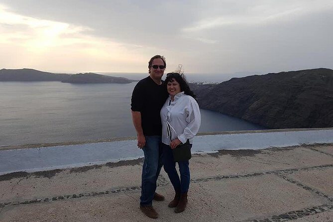 Private 8h tour on Santorini - Oia’s main street: the famous part, with actual time to enjoy it
