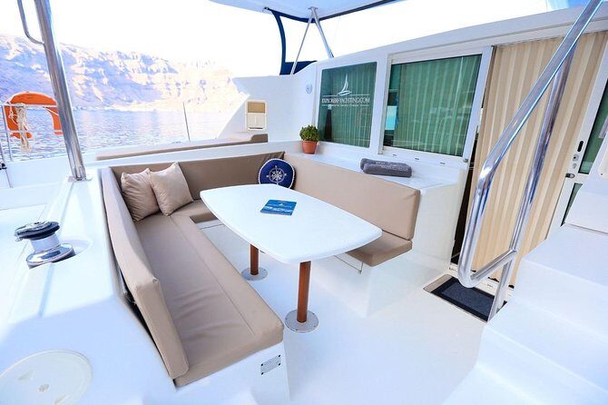 Private All Inclusive Day Cruise with Full Greek Lunch - Nea Kameni Hot Springs: Sulphur Water and Volcano Views for 1 Full Hour