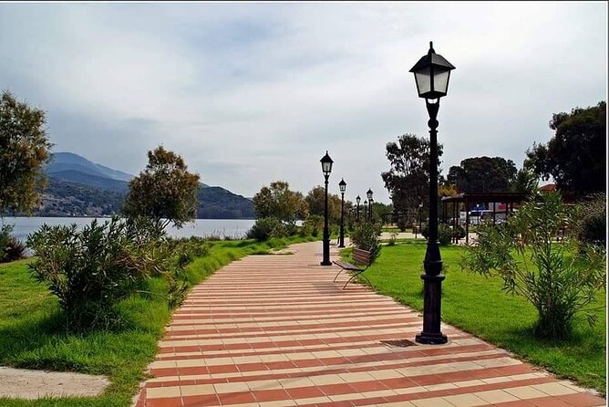 Private Argostoli Stroll: Nature, Locals, Tradition, and Flavors - What this Argostoli walk is really about