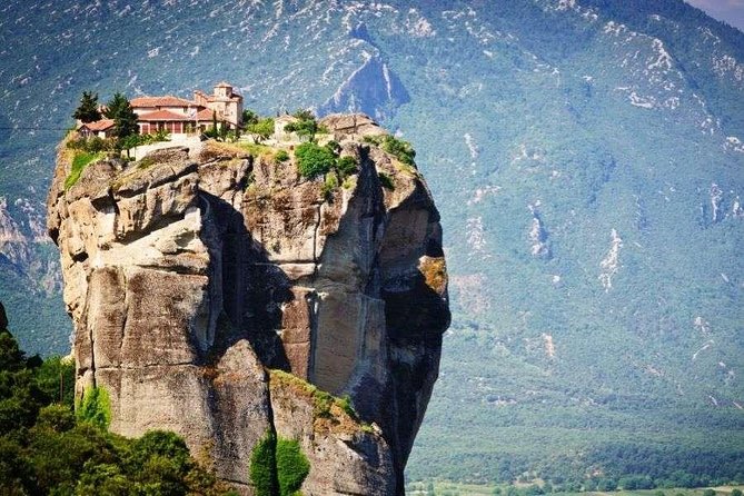 Private Athens to Meteora Clifftop Monasteries - First sight of the Meteora cliffs