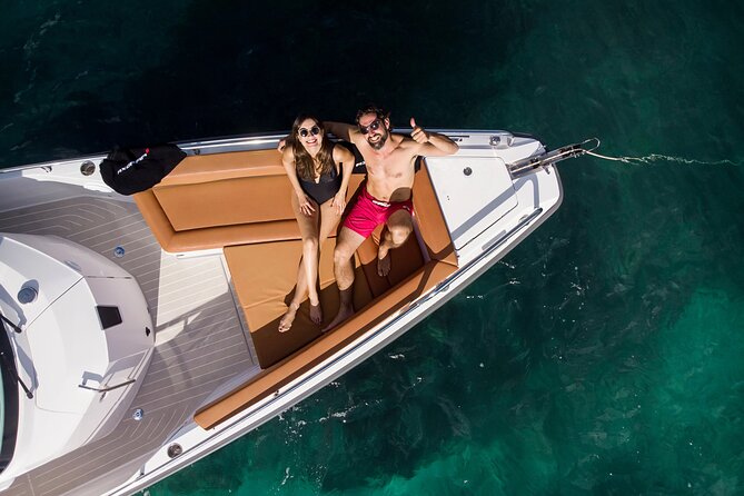 Private Axopar 37 MotorYacht Cruise in Santorini w/ Snack & Drink - What a five to ten hour cruise can include