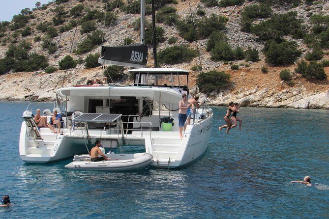 Private Catamaran All-Inclusive Cruise in Naxos - Crew personalities: what people rave about (and what you can learn from it)