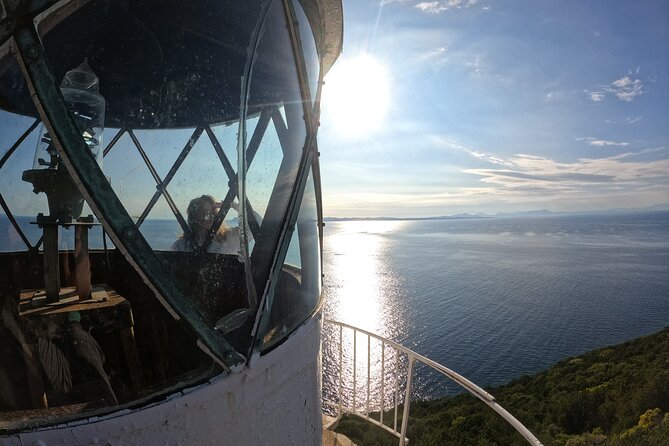 Private cruise Sunset Tour at the Syvota Lighthouse - Why the Syvota lighthouse makes a fine sunset setting