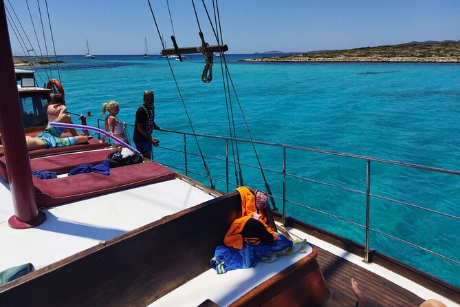 Private Cruise with Galatea(Paros,Antiparos,Despotiko,Bluelagoon) - Setting out from Piso Livadi at 10:00 am