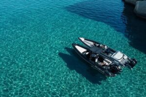 Private Cruise with Speedboat: Kleftiko- Sarakiniko- Sykia cave - Adamantas (Milos port) sets the tone