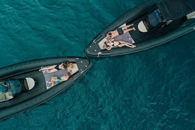 Private Cruise with Speedboat: Kleftiko- Sarakiniko- Sykia cave - Tsigrado Beach: small bay, ladder access, big pay-off