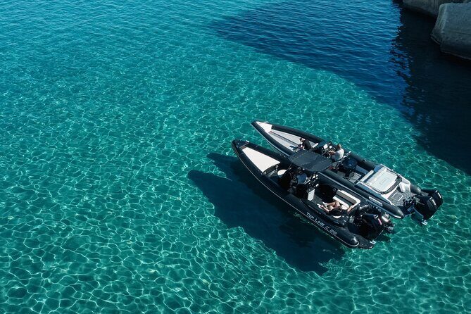 Private Cruise with Speedboat: Kleftiko- Sarakiniko- Sykia cave - Adamantas (Milos port) sets the tone