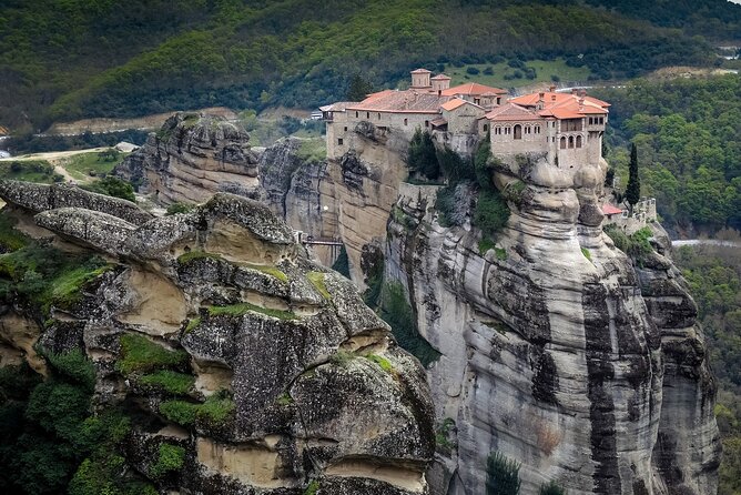 Private day tour to Meteora from Thessaloniki without guide - Arriving at Meteora and choosing your stops