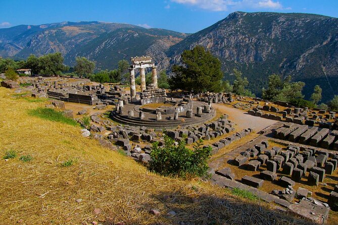 Private Day Trip of Delphi from Athens - Exploring Delphi Ancient Town and the sanctuary
