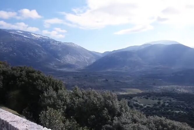 Private Delphi tour with a Pickup (optional Thermopylae) - Arachova, a mountain village with a serious past