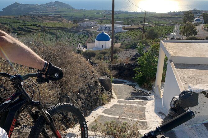 Private Electric Mountain Bike Experience and Tour in Santorini - What You Eat and Drink: Aperitivo as Part of the Plan