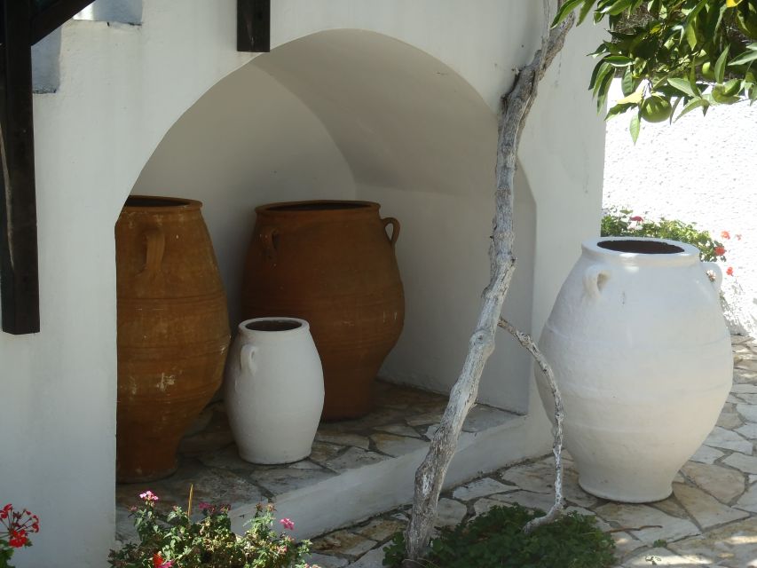 Private Exclusive Manousakis Winery and Vineyard Tour - Arriving at Manousakis Winery
