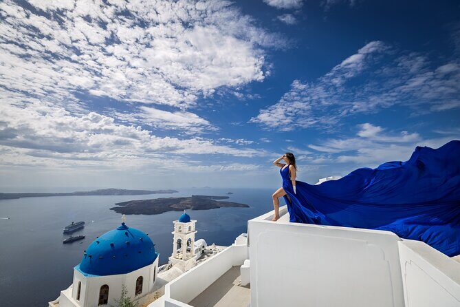 Private Express Flying Dress Photoshoot in Santorini – 30 Minutes - The 30-minute Santorini flying dress idea (and why it works)