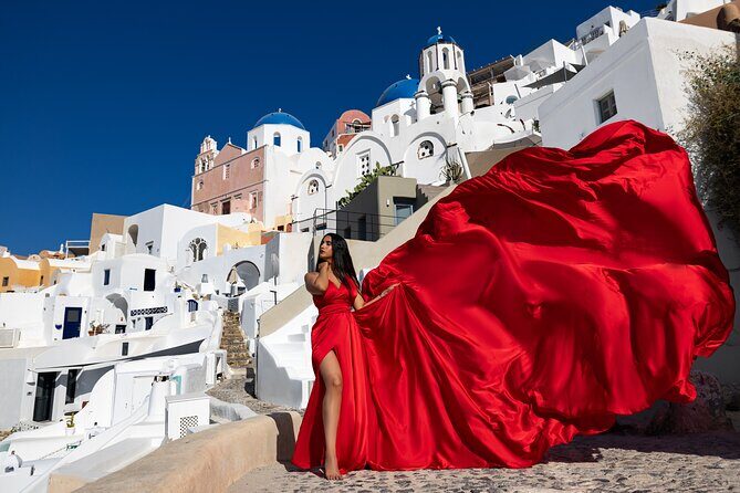 Private Express Flying Dress Photoshoot in Santorini – 30 Minutes - What it feels like on the ground (comfort, pace, and support)