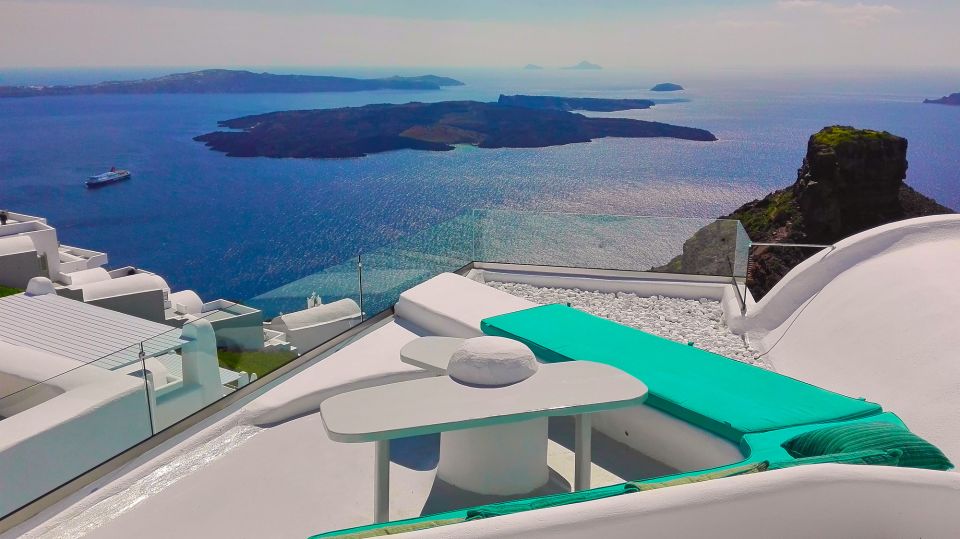 Private Famous Sights Tour with Local Guide in Santorini - A Four-Hour Way to See Santorini’s Main Sights