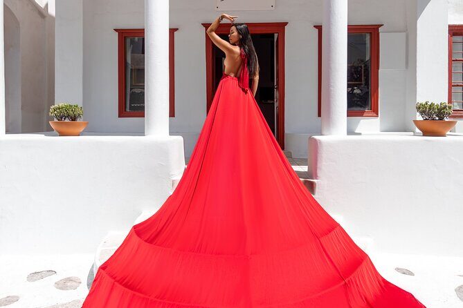 Private Flying Dress Photoshoot in Mikonos - Posing help that keeps you from freezing on camera