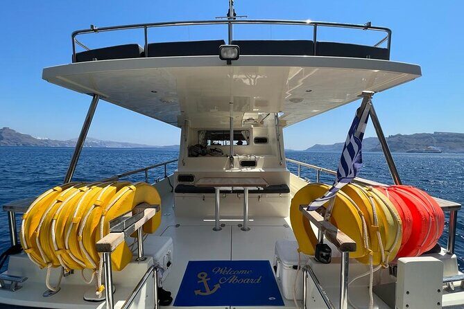 Private Full-Day Motor Yacht Cruise with Meal, Open Bar+Transfers - Volcano views and Palea Kameni hot springs: what you do at each stop