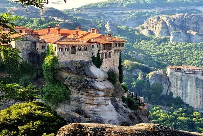 Private Full Day Tour to Meteora from Volos - Volos to Meteora: the comfortable private ride that helps you beat the crowds