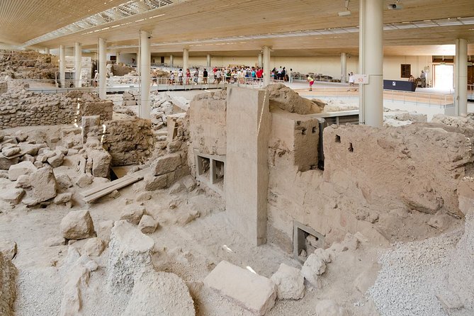 Private Guided Full Day Tour of Santorini - Akrotiri and the ancient settlement