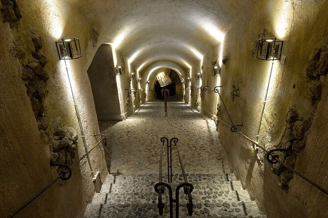 Private Half Day Tour with Wine Tasting in Santorini - Starting at Athinios Port