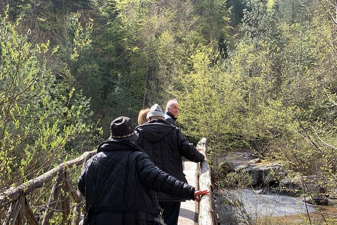 Private hiking tour to Olympus mountain - Walking beside the Enipeas River