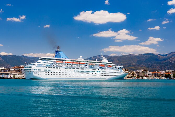 Private Limo Transfer From Athens/Suburbs To Pireaus Port - Timing, communication, and family use