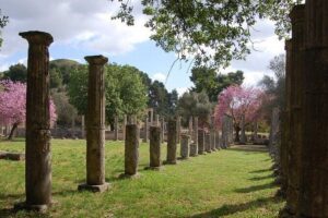 Private local tour of the Olympic Games site - Olympic torch altar and the ancient stadium